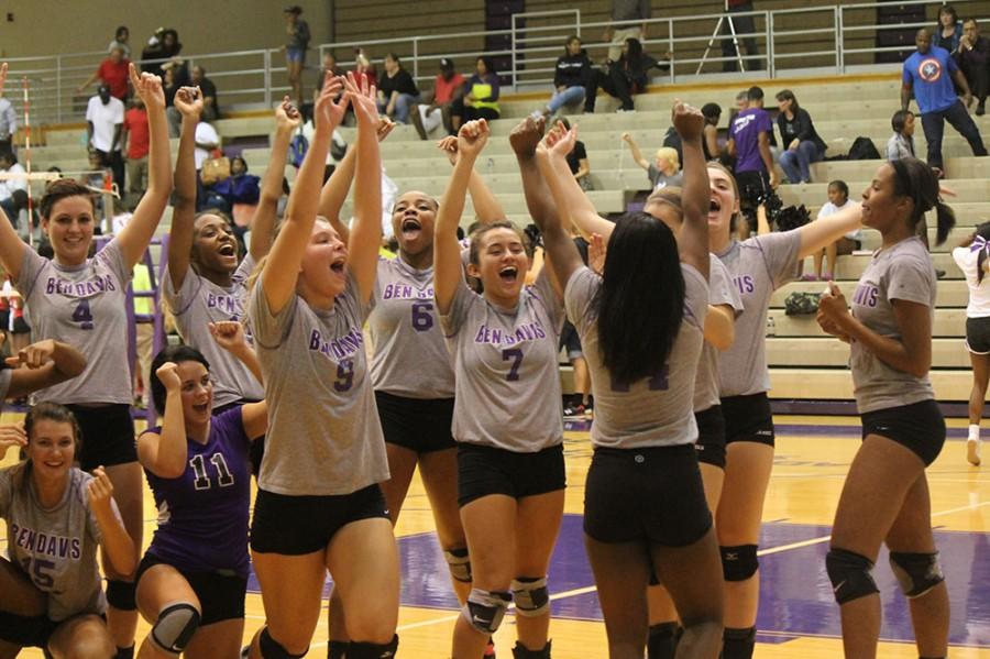 Gallery: Volleyball team beats Pike