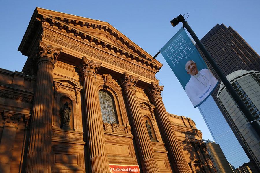 Banners+are+hung+welcoming+the+Pope%2C+who+is+in+New+York+before+flying+to+Philadelphia+on+Saturday.