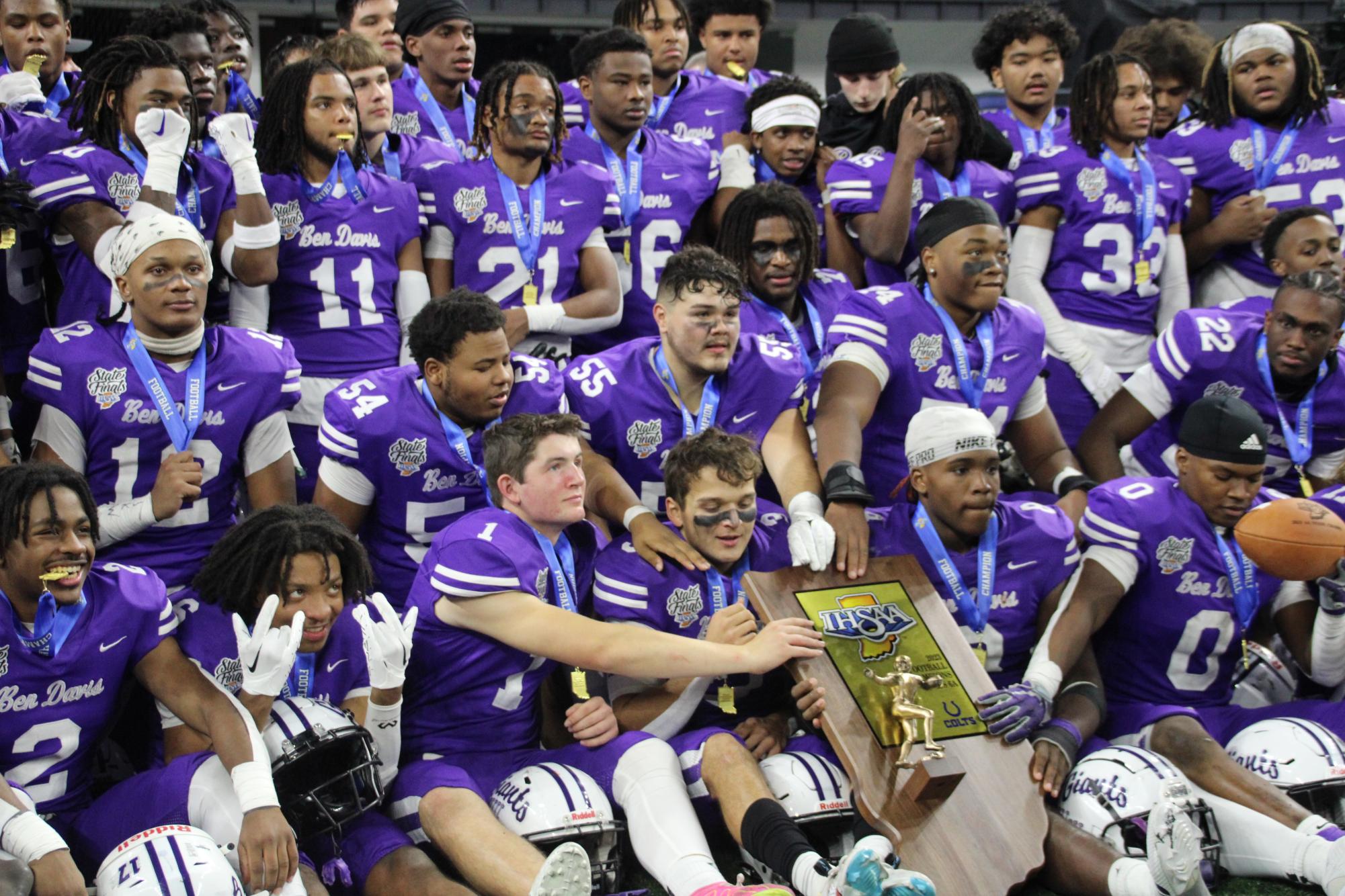 Giants claim 10th state football title – Spotlight