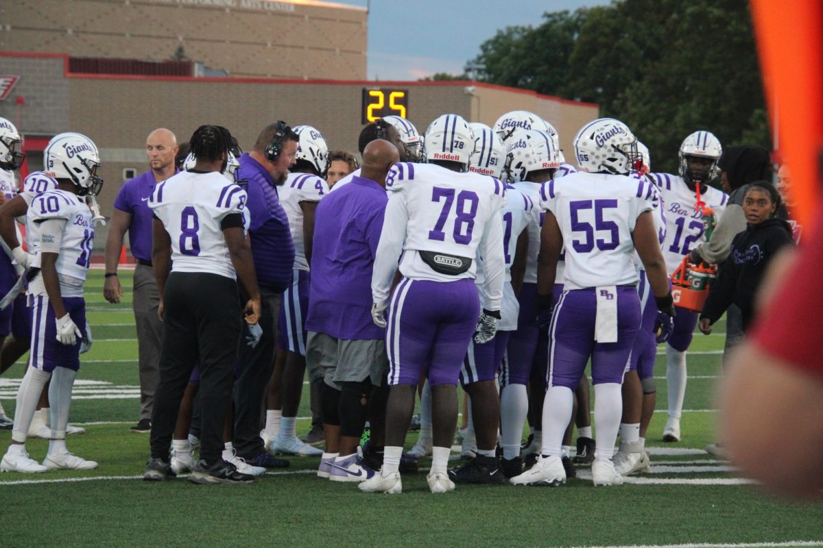 Ben Davis 38, Pike 14